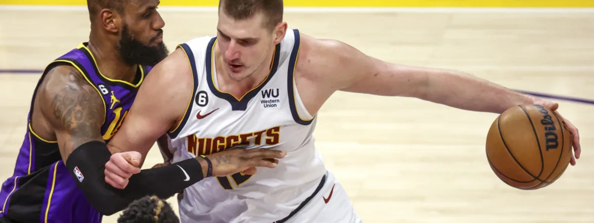 詹姆斯与八 詹姆斯与八